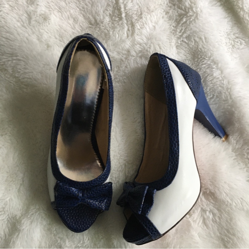 Brand new retro heels blue and white